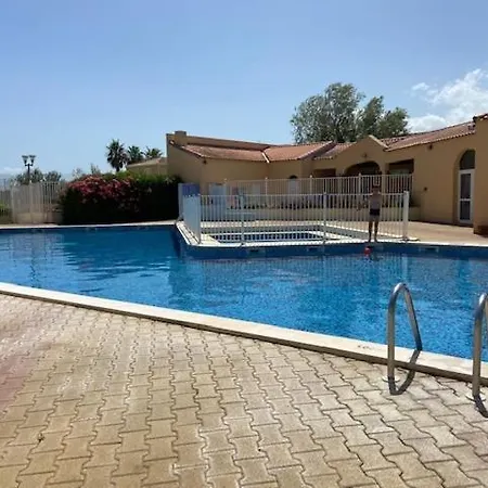 T2 Pour 4 Personnes Avec Piscine 4euro213 With Swimming Pool Canet-en-Roussillon