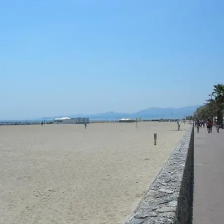 T2 Pour 4 Personnes Avec Piscine 4euro213 With Swimming Pool Apartment Canet-en-Roussillon