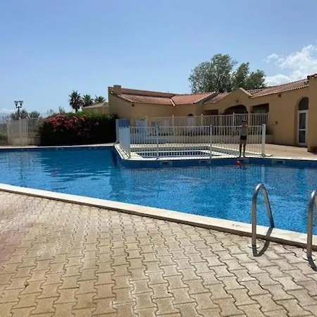 T2 Pour 4 Personnes Avec Piscine 4euro213 With Swimming Pool شقة