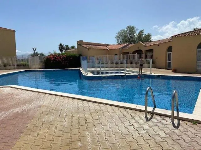 T2 Pour 4 Personnes Avec Piscine 4euro213 With Swimming Pool Lejlighed