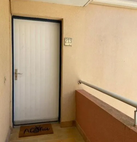 T2 Pour 4 Personnes Avec Piscine 4euro213 With Swimming Pool Lejlighed *